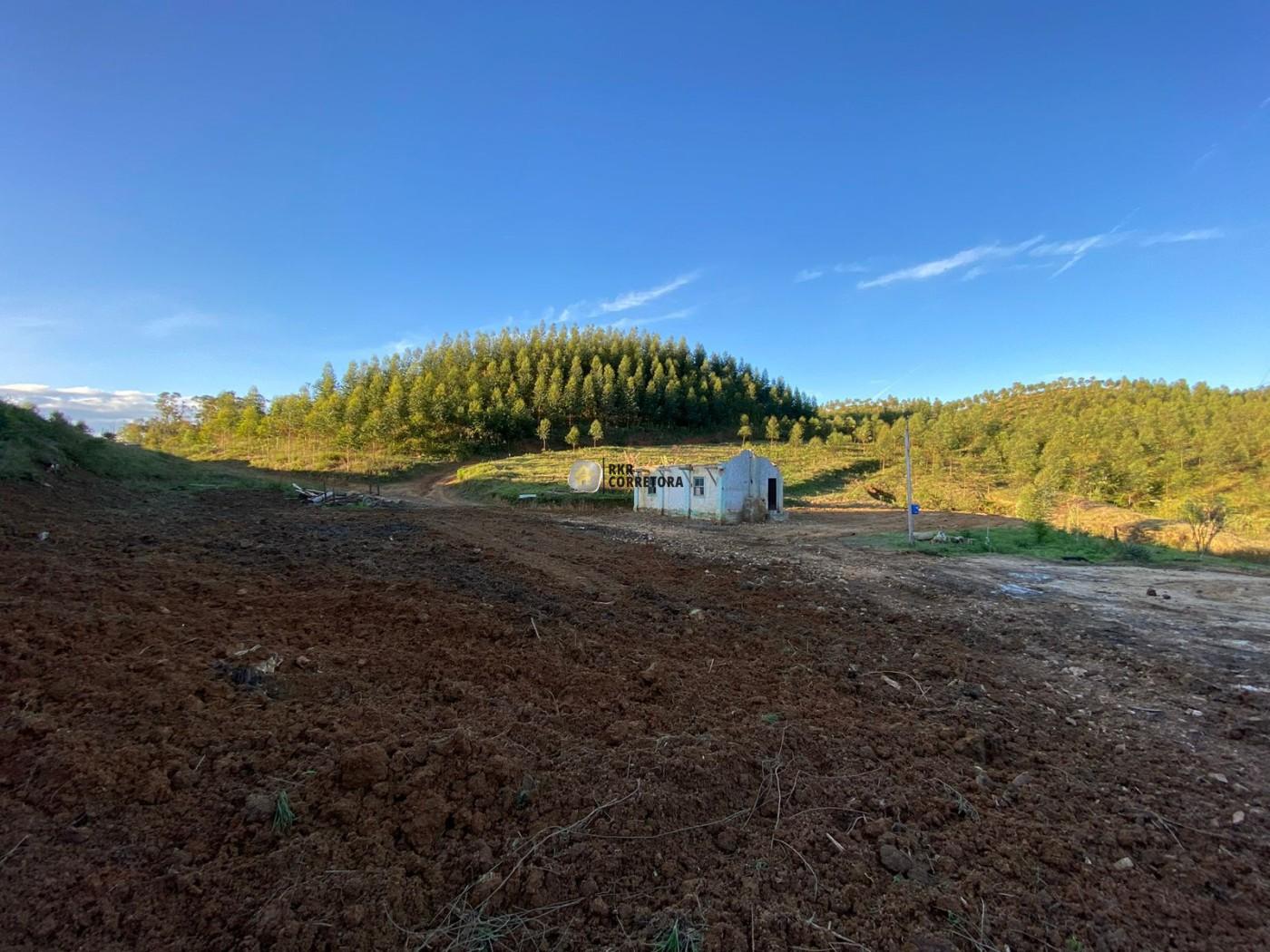 Lote/Terreno de 270000m² no bairro Vargem dos Bugres, em Leoberto Leal | Eu Corretor