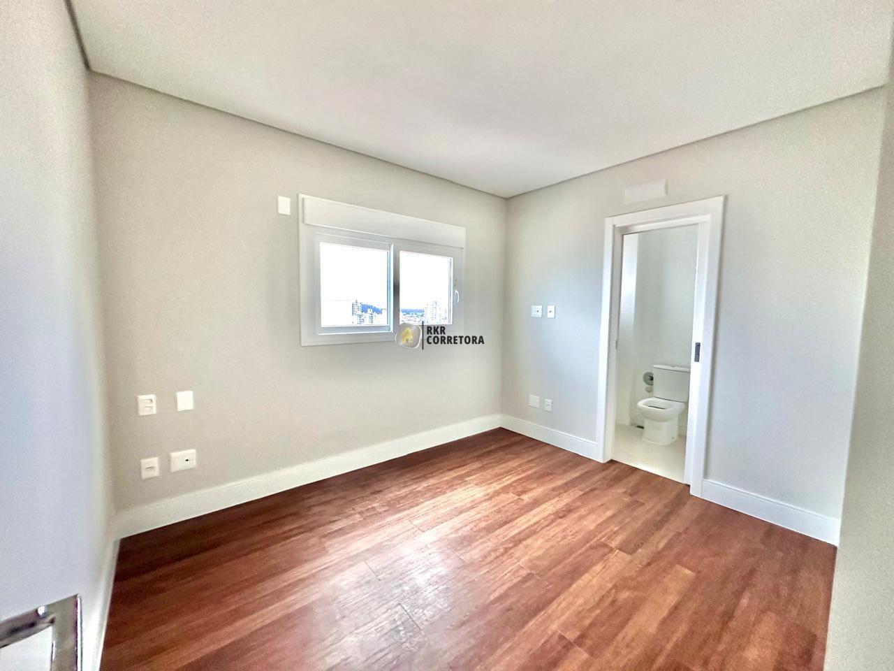 Apartamento de 3 quartos, 120m² no bairro CENTRO, em Navegantes | Eu Corretor