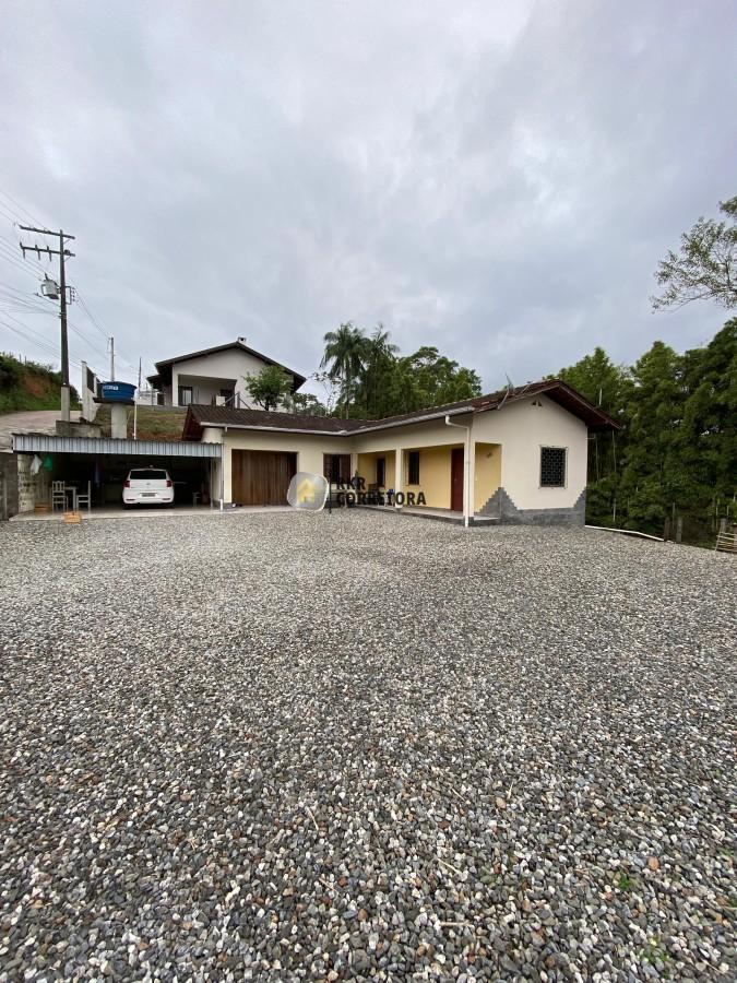 Casa de 3 quartos, no bairro CENTRO, em Guabiruba | Eu Corretor