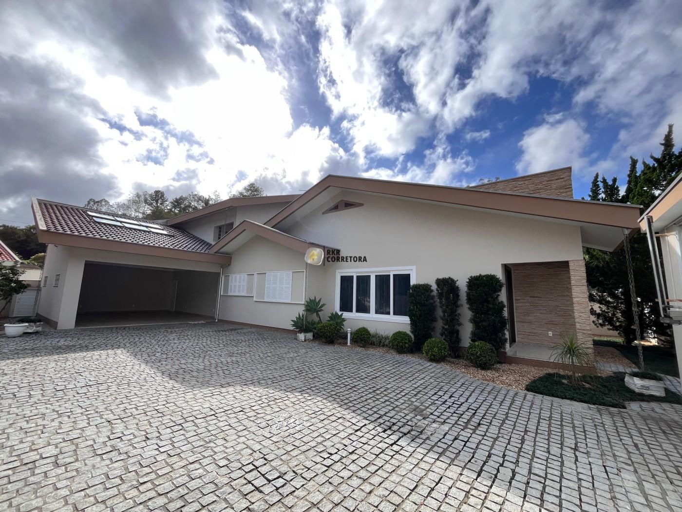 Casa de 4 quartos, 300m² no bairro Azambuja, em Brusque | Eu Corretor