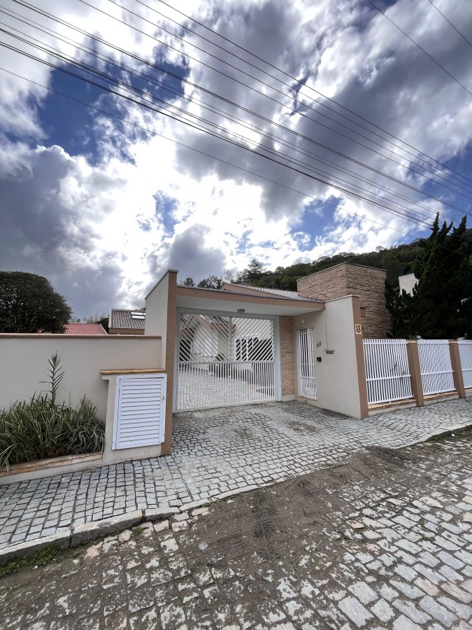 Casa de 4 quartos, 300m² no bairro Azambuja, em Brusque | Eu Corretor
